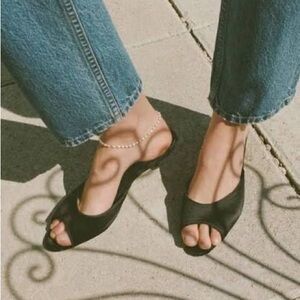 NWT Doen Callie Mule, black satin